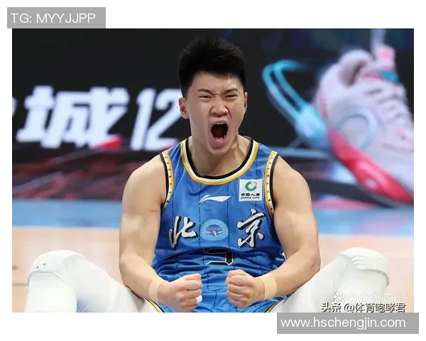 雷蒙带伤出战北京男篮对阵青岛