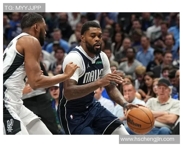 独行侠崩溃，别只夸文班！马刺新王40+12+12太炸裂